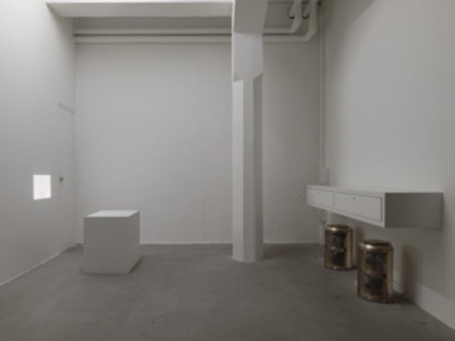 Trisha Donnelly, 4/2008